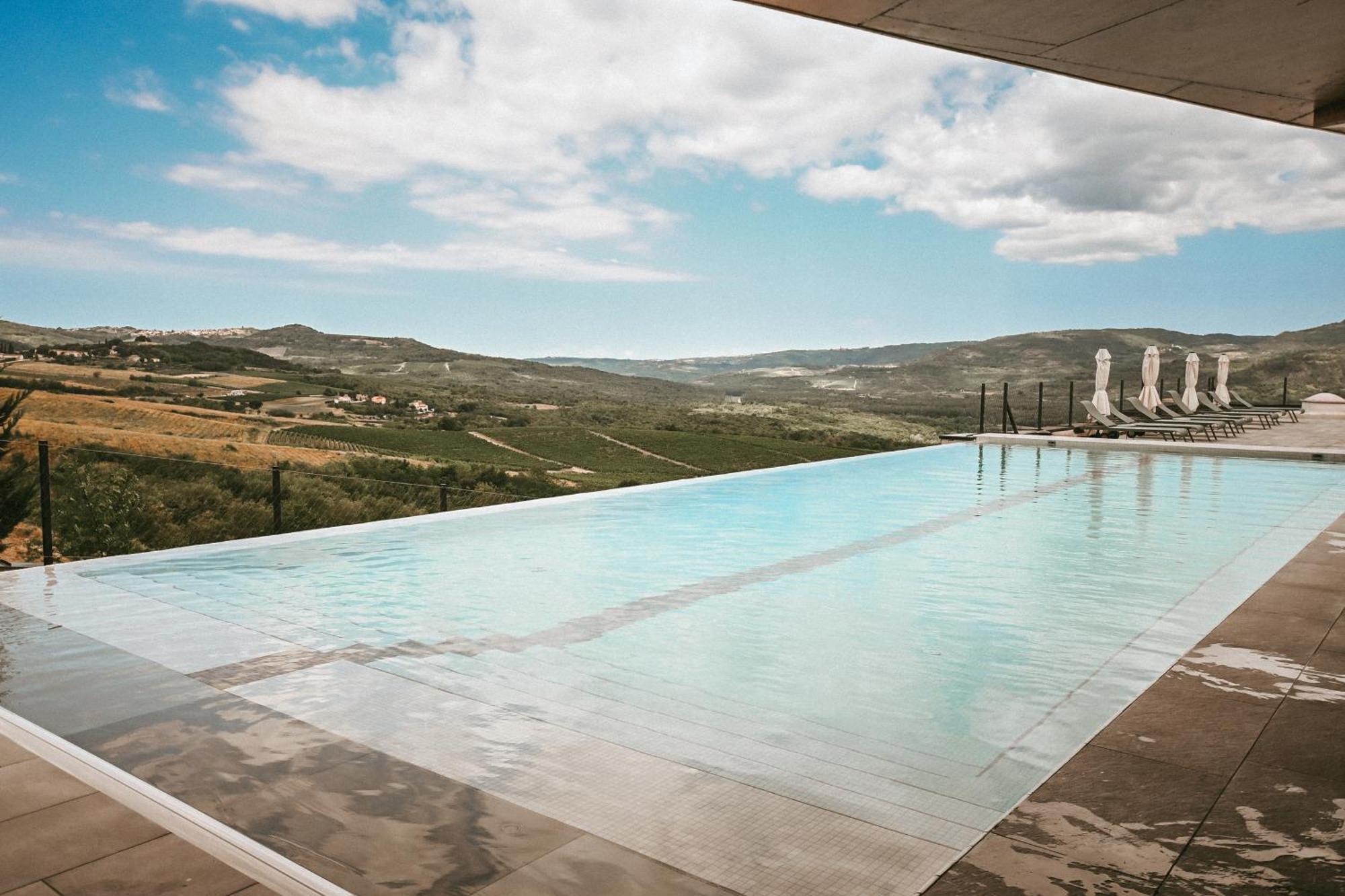 Winery & Design Hotel Roxanich Motovun Exterior photo