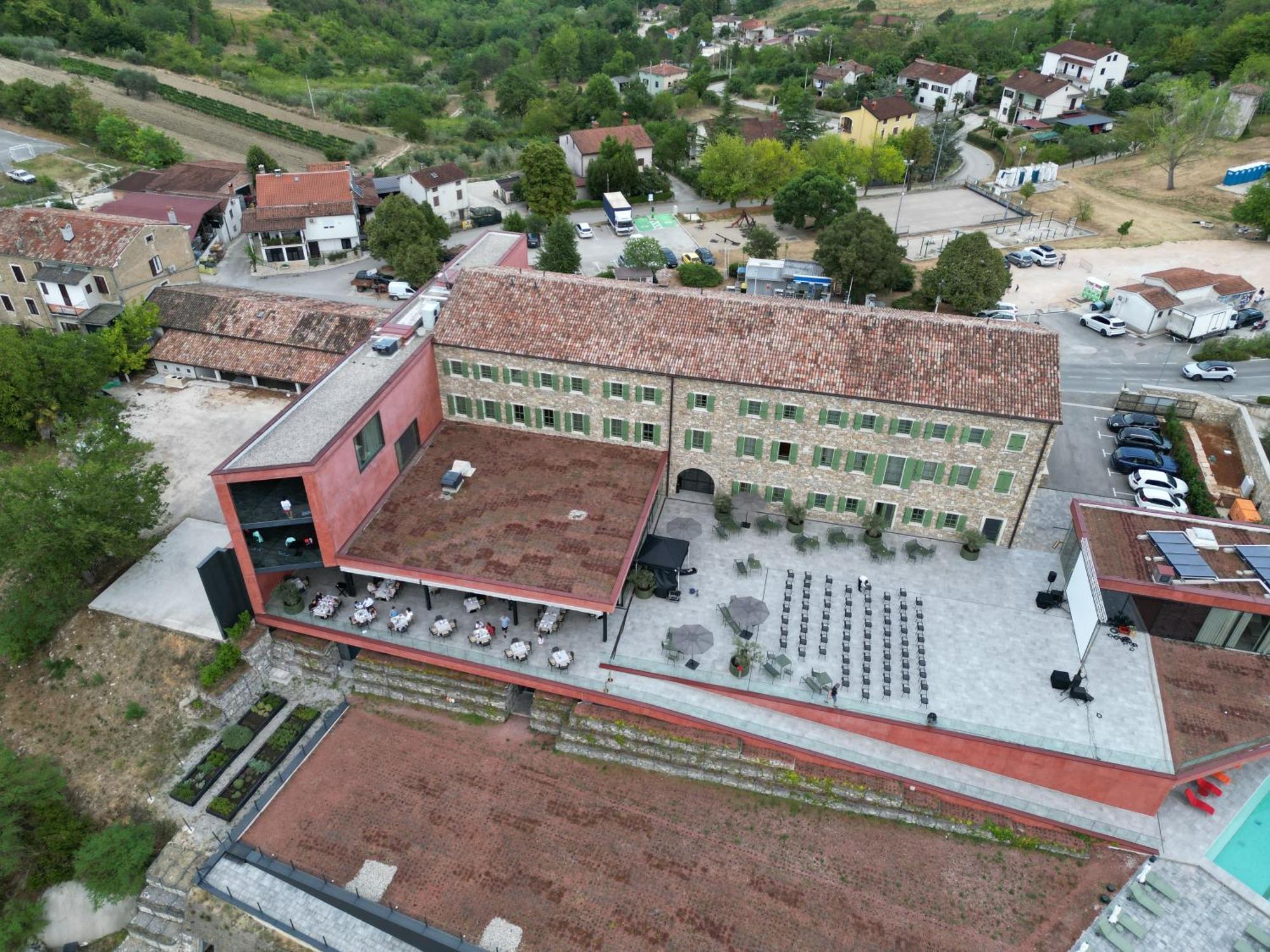 Winery & Design Hotel Roxanich Motovun Exterior photo